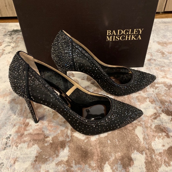 Badgley Mischka Weslee Pointy Toe Pump - Picture 2 of 7